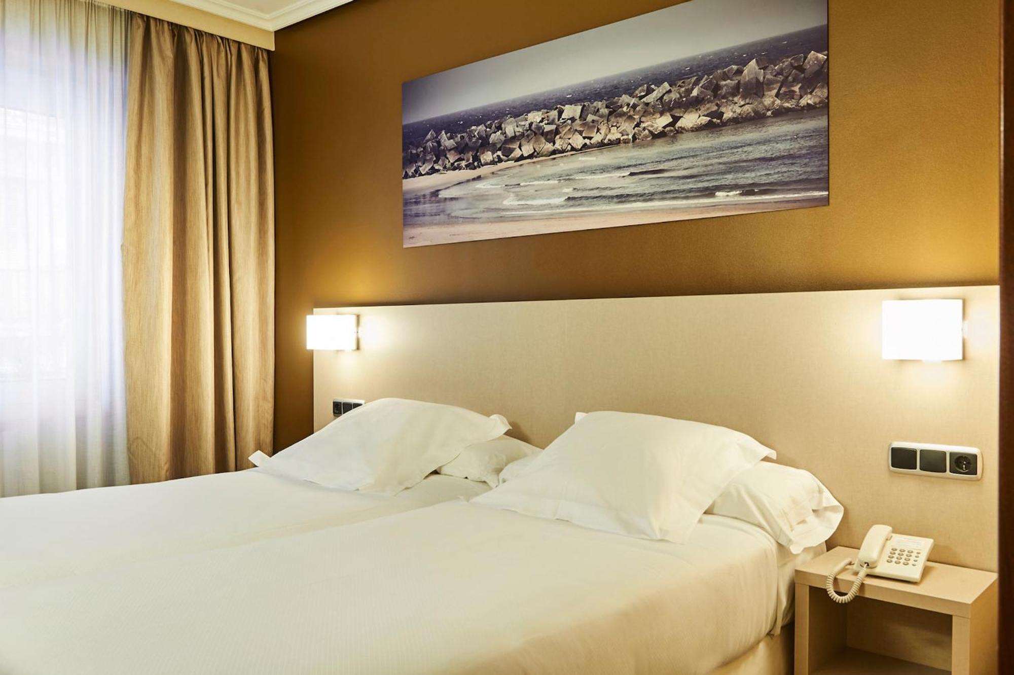 Doppelzimmer mit Parkplatz und Stadtblick